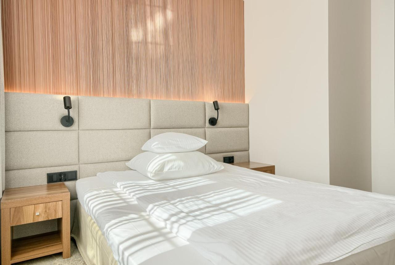 Tomaszów Lubelski Hotel Antoni מראה חיצוני תמונה