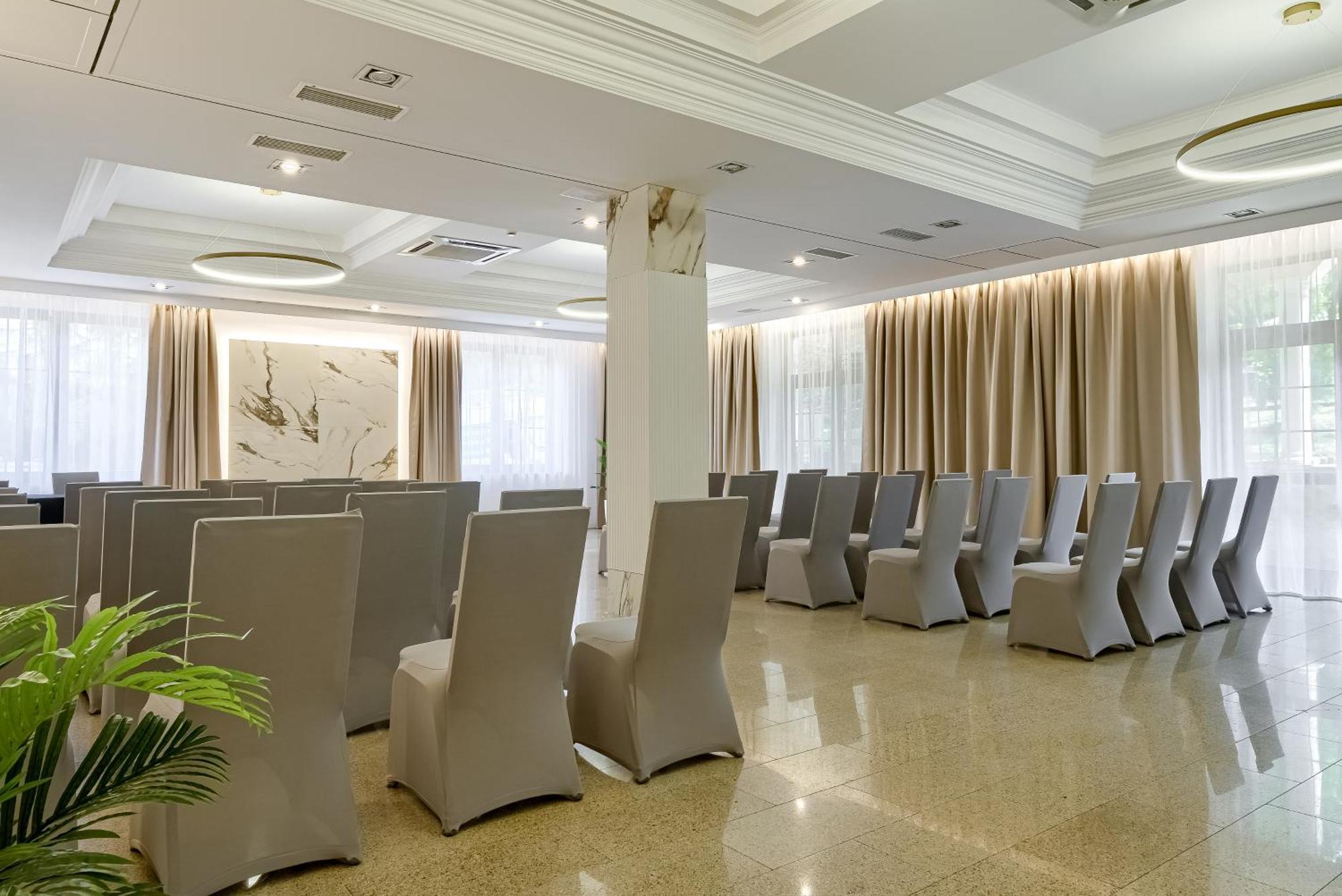 Tomaszów Lubelski Hotel Antoni מראה חיצוני תמונה