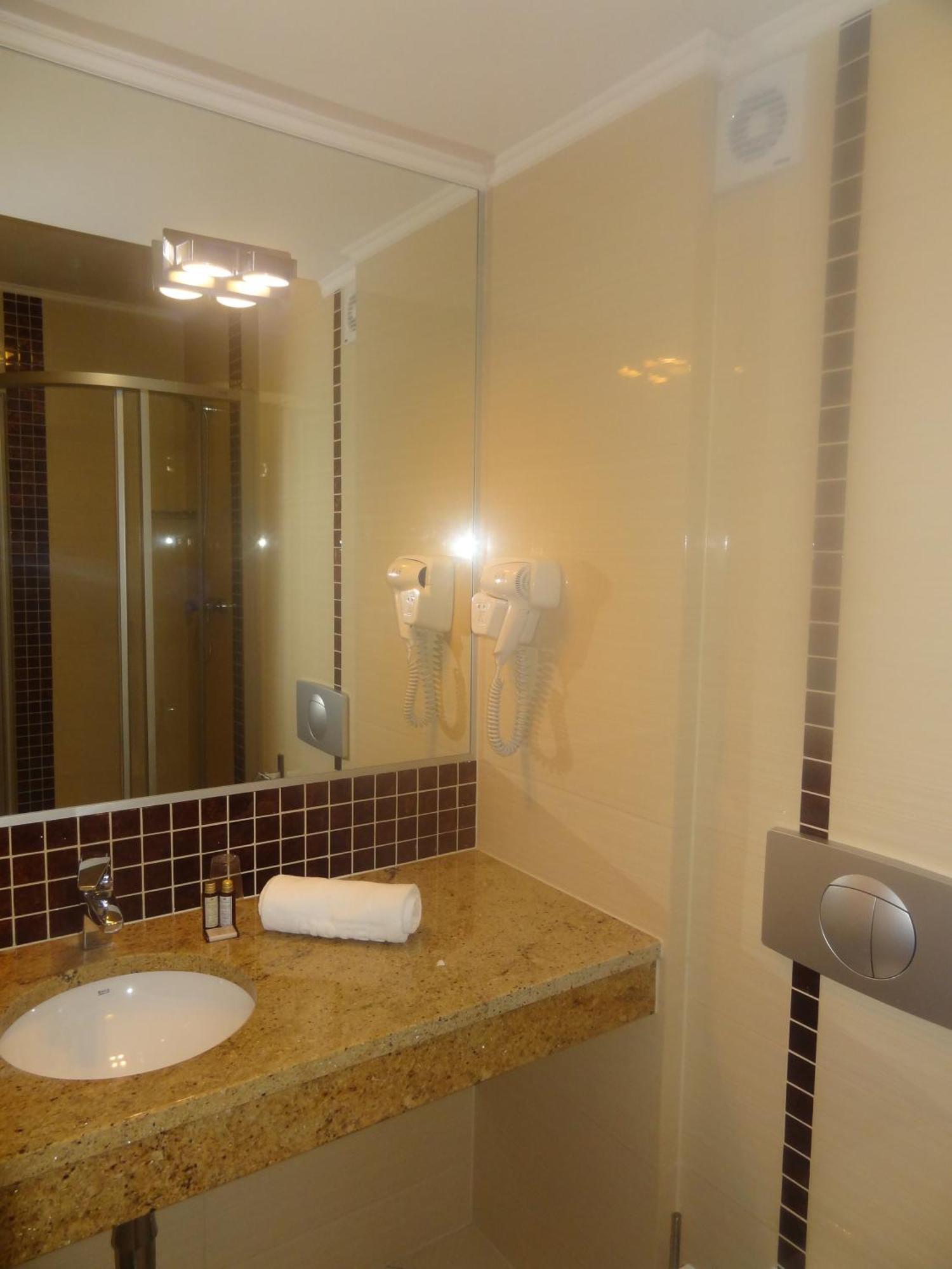 Tomaszów Lubelski Hotel Antoni מראה חיצוני תמונה