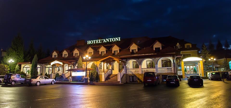 Tomaszów Lubelski Hotel Antoni מראה חיצוני תמונה